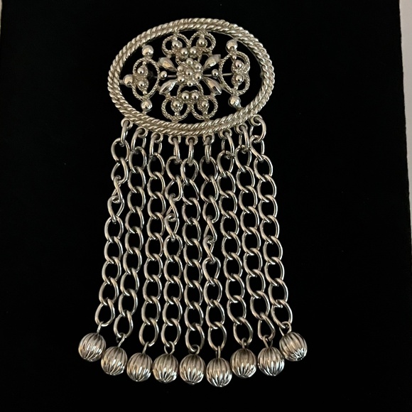 Sarah Coventry Fashion in Motion Silver Tone Metal Dangle Chain Brooch Pin - Picture 1 of 3